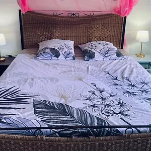 Ti' Kaz Monsofa Sainte-Rose
